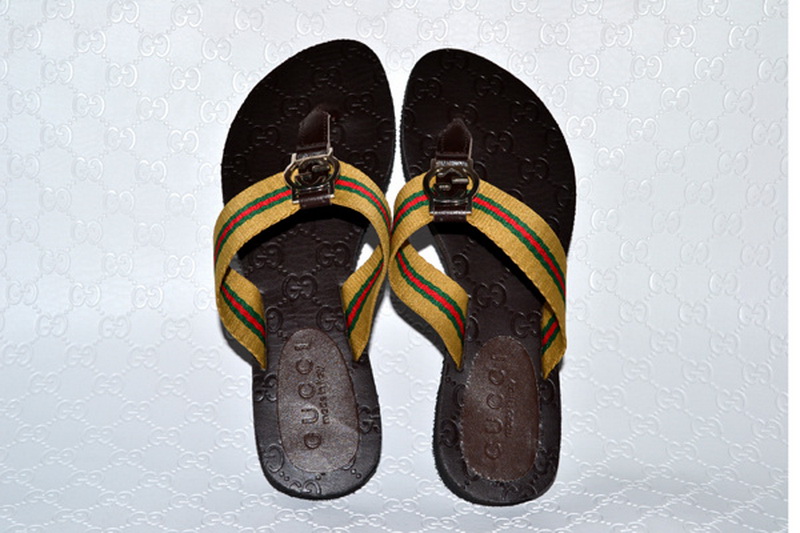 Gucci Slippers Woman--251